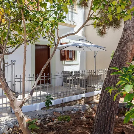 Apartment Bluebell House Chalki Town