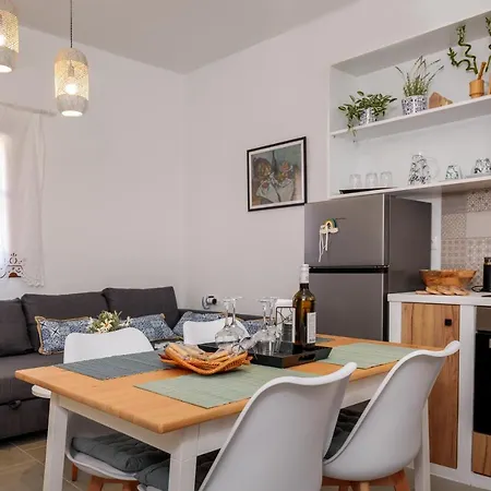 Bluebell House * Chalki Town