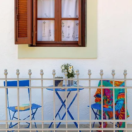 Bluebell House * Chalki Town