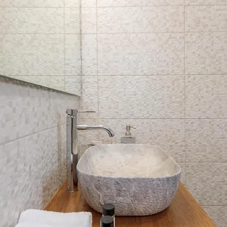 Bluebell House * Chalki Town